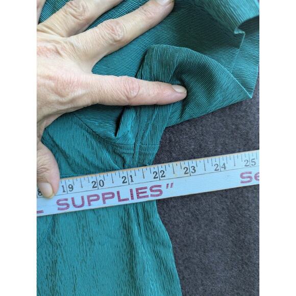 NWT $99 Womens Medium * ATHLETA * Green Echo Top - Picture 3 of 8